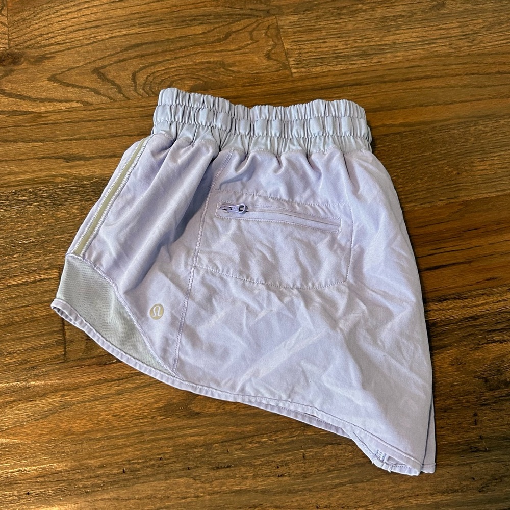 Lululemon Hotty Hot Light Purple Low-Rise Short 2.5 Size 10